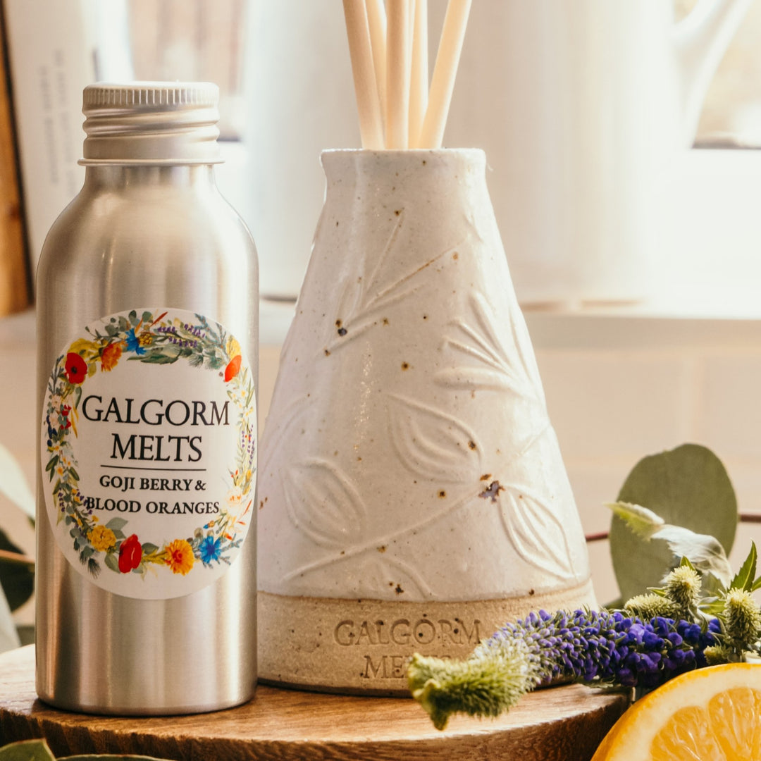 Goji Berry &amp; Blood Oranges&nbsp;

Part of the exclusive Galgorm Melts Wildflower handcrafted pottery range, each vessel is hand-built using traditional slab-building techniques and decorated with unique lino-printed patterns