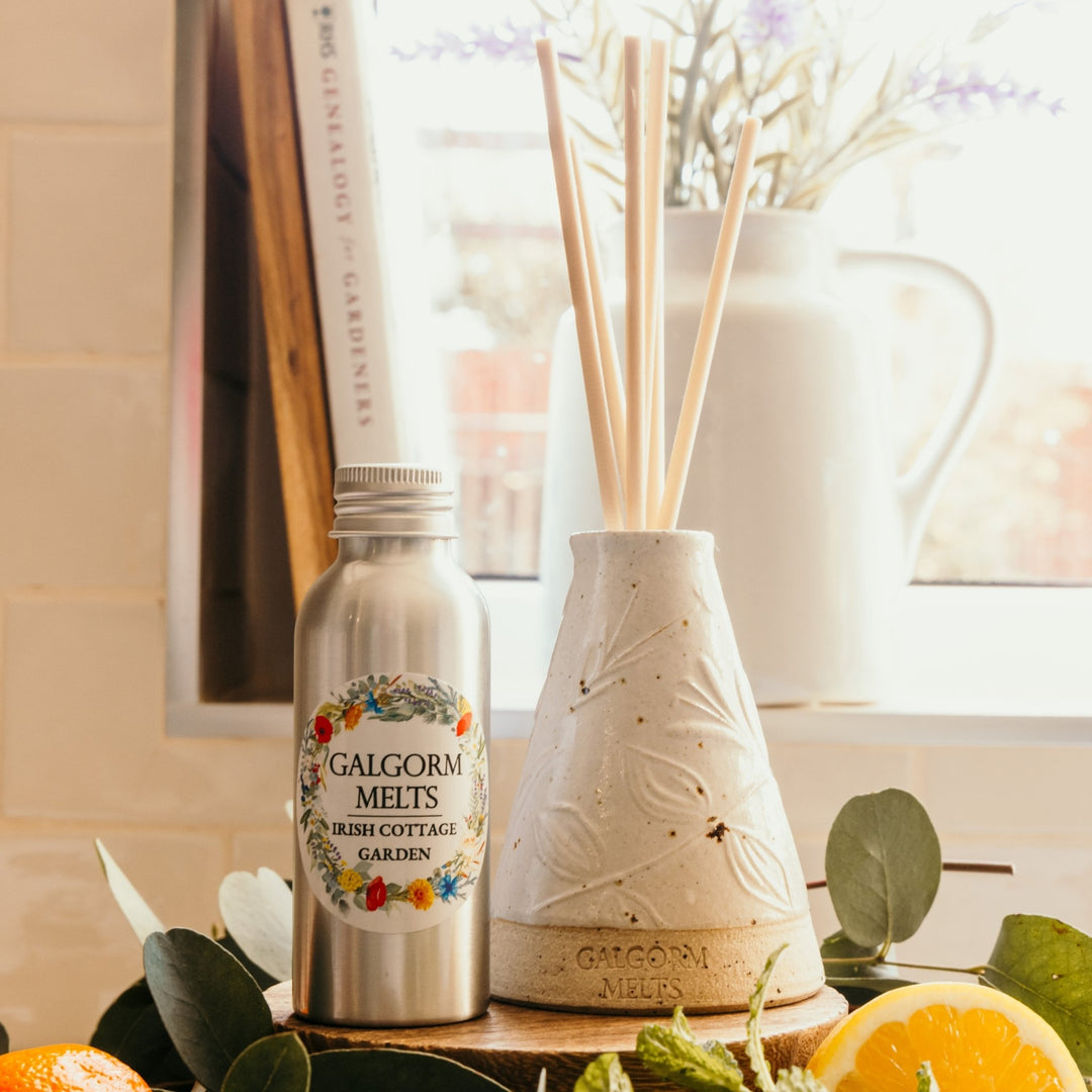 Irish Cottage Garden | 100ml | Includes 6 Natural Fibre Reeds

Part of the exclusive Galgorm Melts Wildflower handcrafted pottery range, each vessel is hand-built using traditional slab-building techniques and decorated with unique lino-printed patterns 