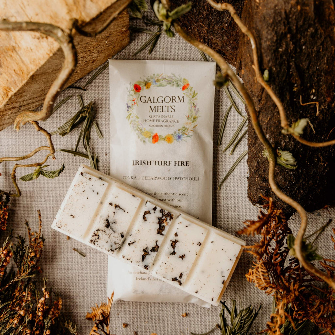Experience the authentic scent of Ireland’s past with our Irish Turf Fire fragrance. The unmistakable smokiness of burning turf evokes nostalgic memories of traditional Irish cottages and cosy evenings by an open fire. 
